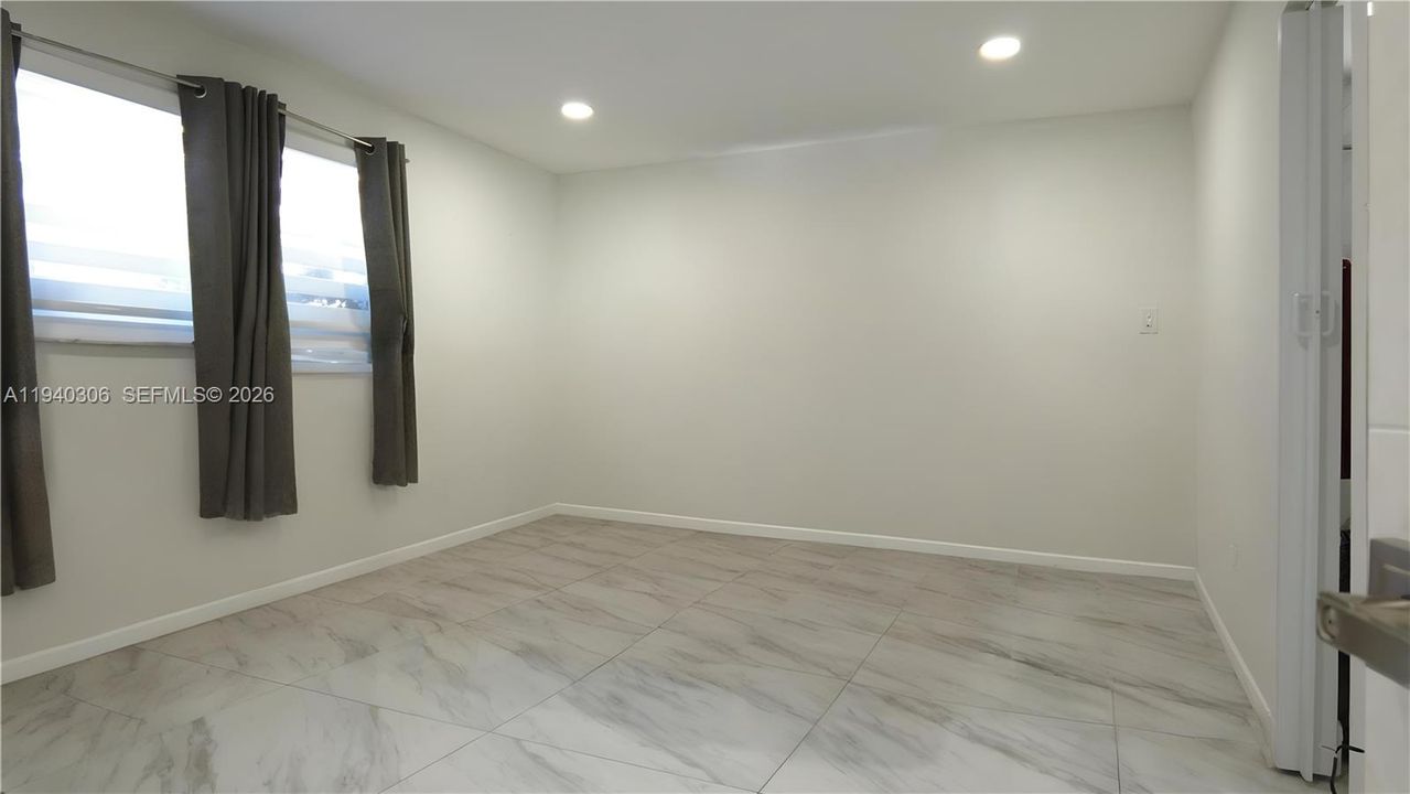 En Renta: $4,200 (3 camas, 2 baños, 1600 Pies cuadrados)