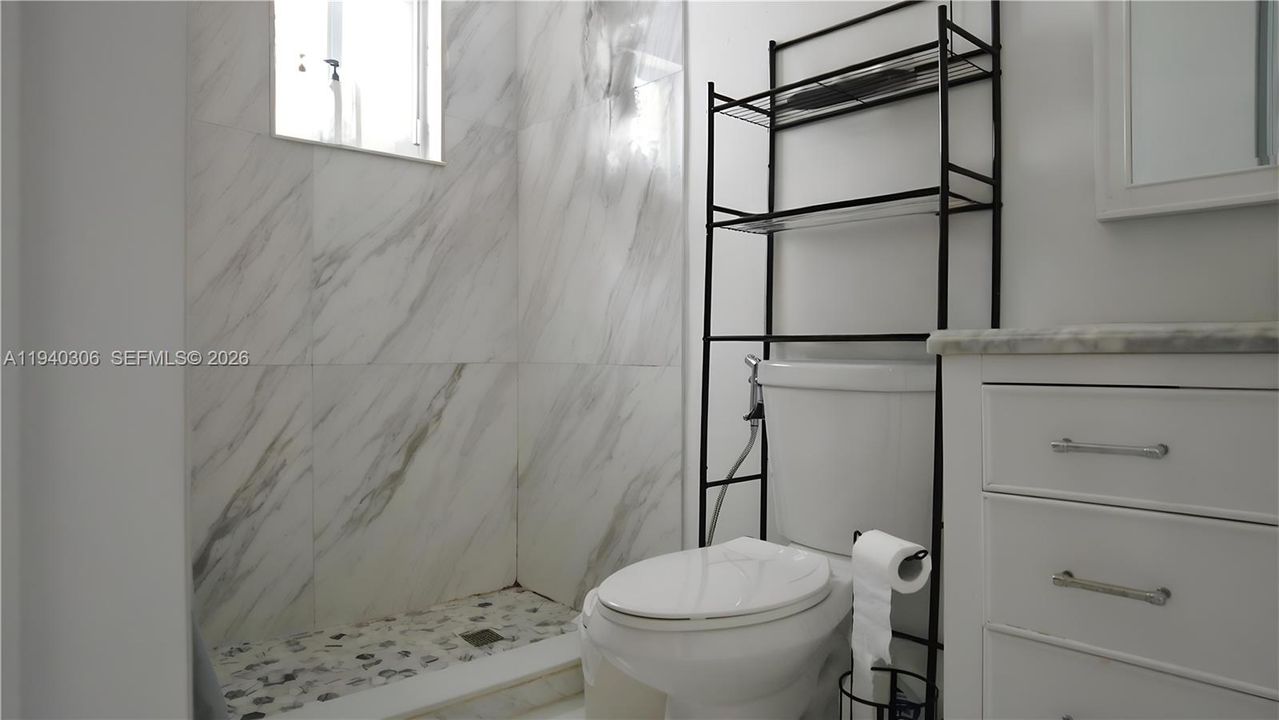 En Renta: $4,200 (3 camas, 2 baños, 1600 Pies cuadrados)