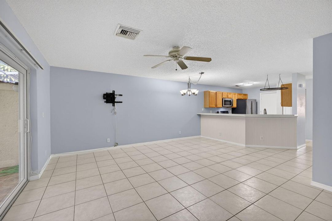 Living/Kitchen
