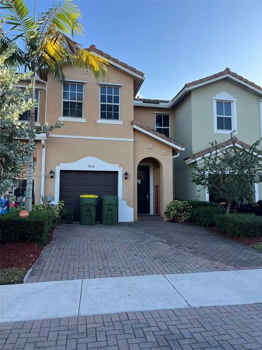 For Sale: $375,000 (3 beds, 2 baths, 1731 Square Feet)