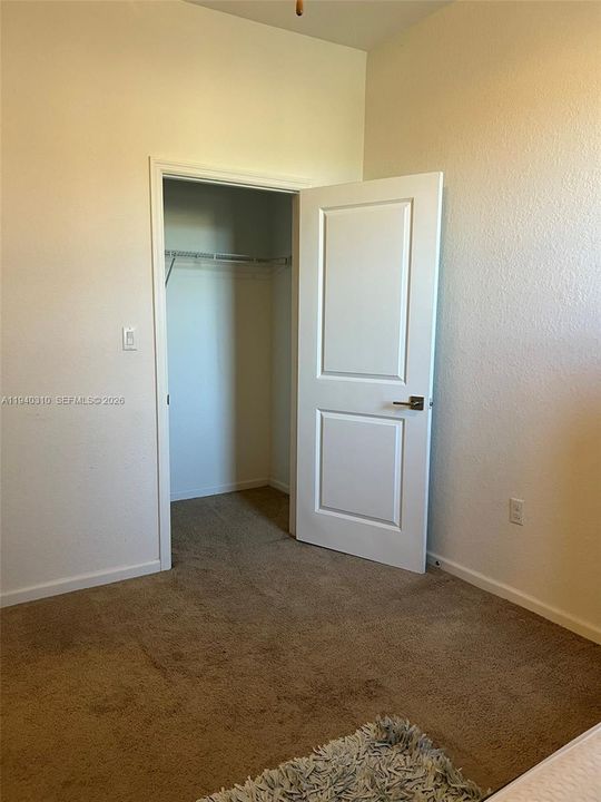 For Sale: $375,000 (3 beds, 2 baths, 1731 Square Feet)