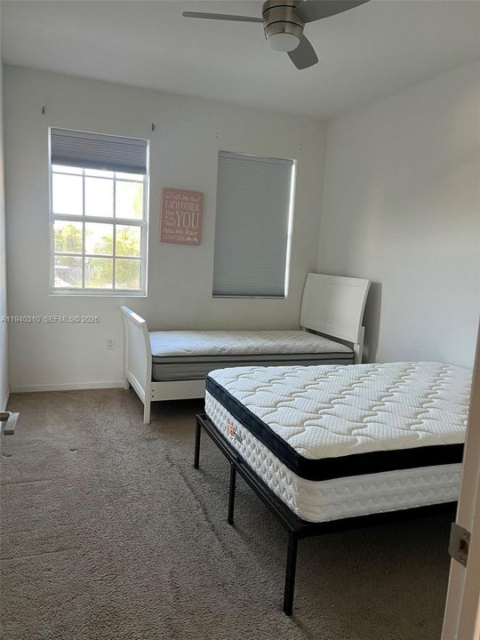 For Sale: $375,000 (3 beds, 2 baths, 1731 Square Feet)