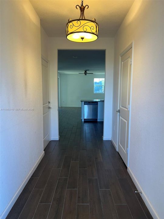 For Sale: $375,000 (3 beds, 2 baths, 1731 Square Feet)