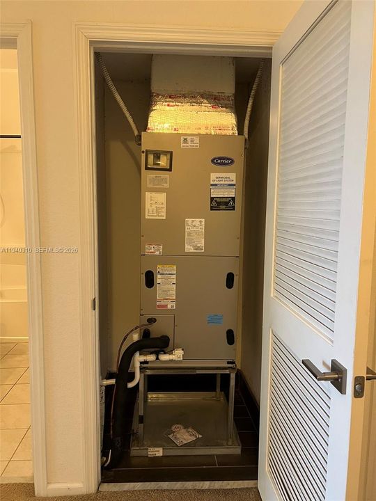 For Sale: $375,000 (3 beds, 2 baths, 1731 Square Feet)