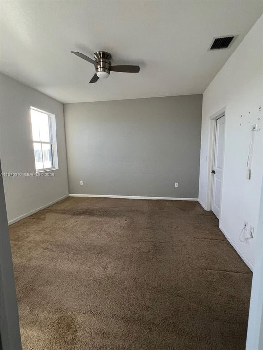 For Sale: $375,000 (3 beds, 2 baths, 1731 Square Feet)