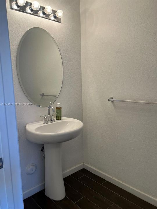 For Sale: $375,000 (3 beds, 2 baths, 1731 Square Feet)