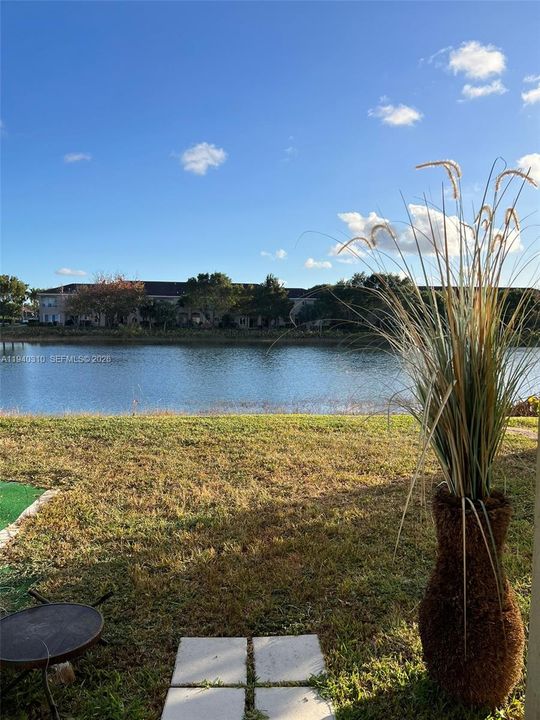 For Sale: $375,000 (3 beds, 2 baths, 1731 Square Feet)