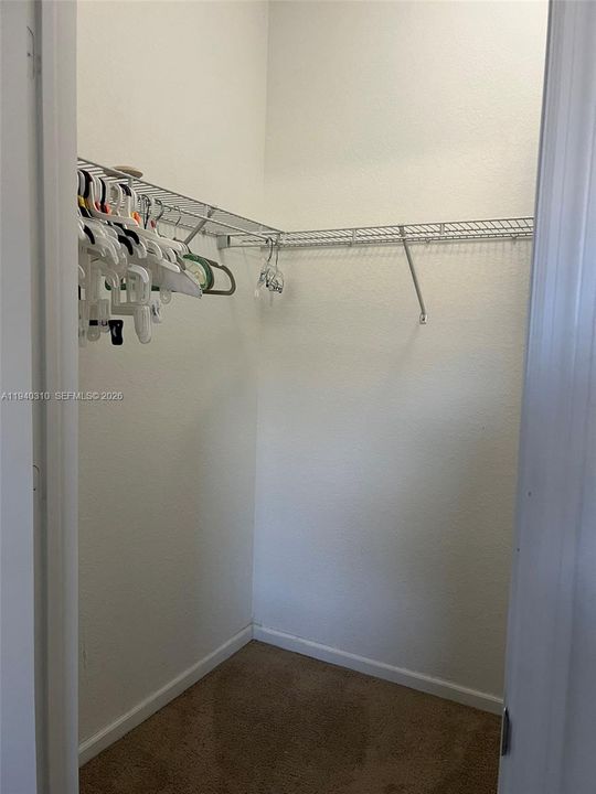 For Sale: $375,000 (3 beds, 2 baths, 1731 Square Feet)