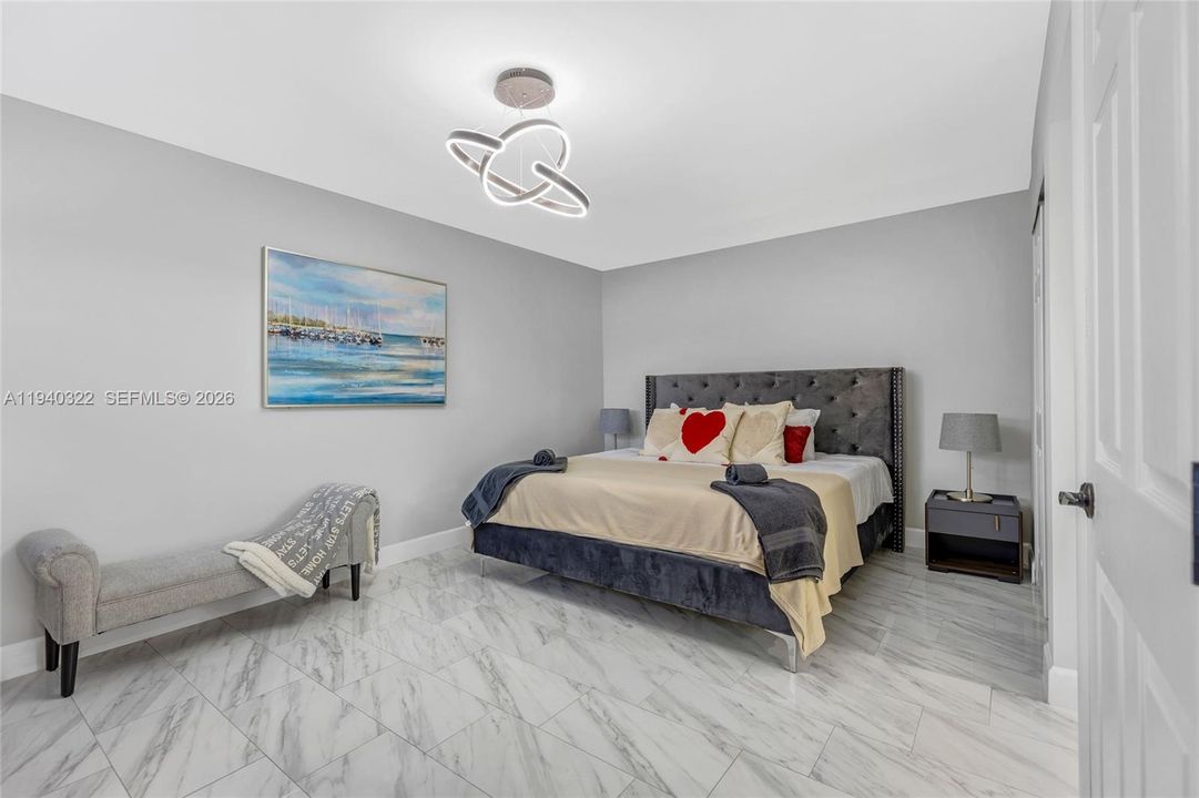 待售: $1,075,000 (4 贝兹, 3 浴室, 1984 平方英尺)