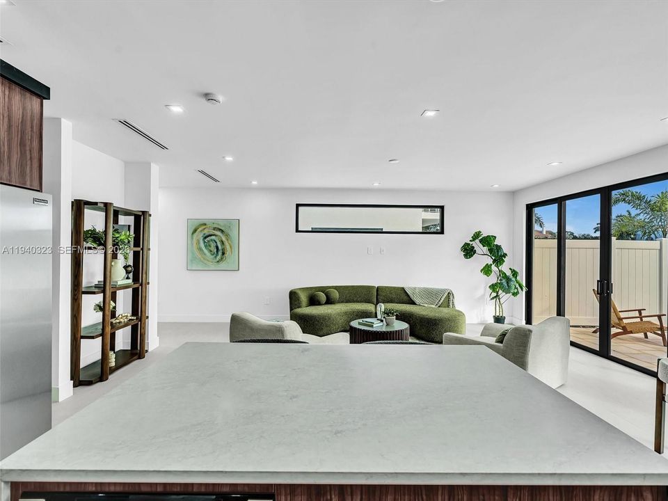 На продажу: $1,500,000 (3 спален, 2 ванн, 2082 Квадратных фут)