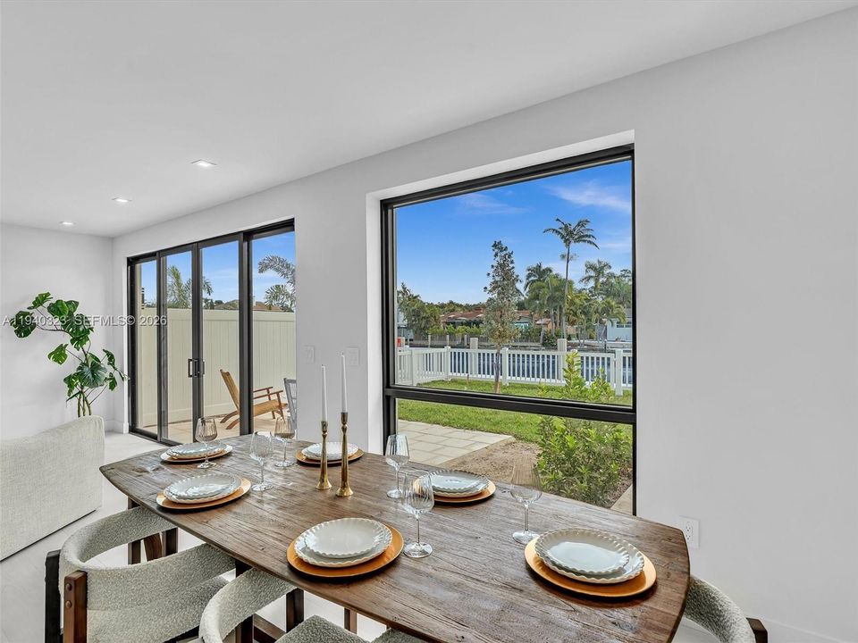 На продажу: $1,500,000 (3 спален, 2 ванн, 2082 Квадратных фут)