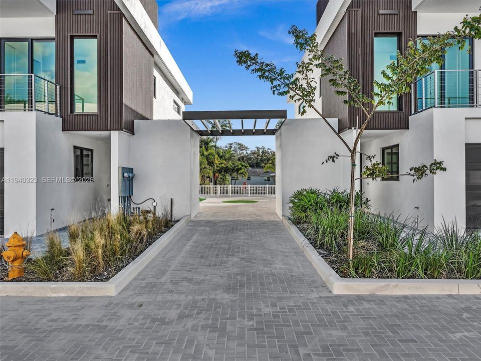 На продажу: $1,500,000 (3 спален, 2 ванн, 2082 Квадратных фут)