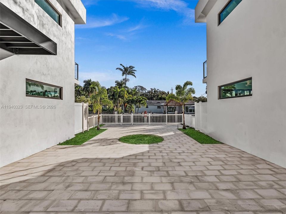 На продажу: $1,500,000 (3 спален, 2 ванн, 2082 Квадратных фут)