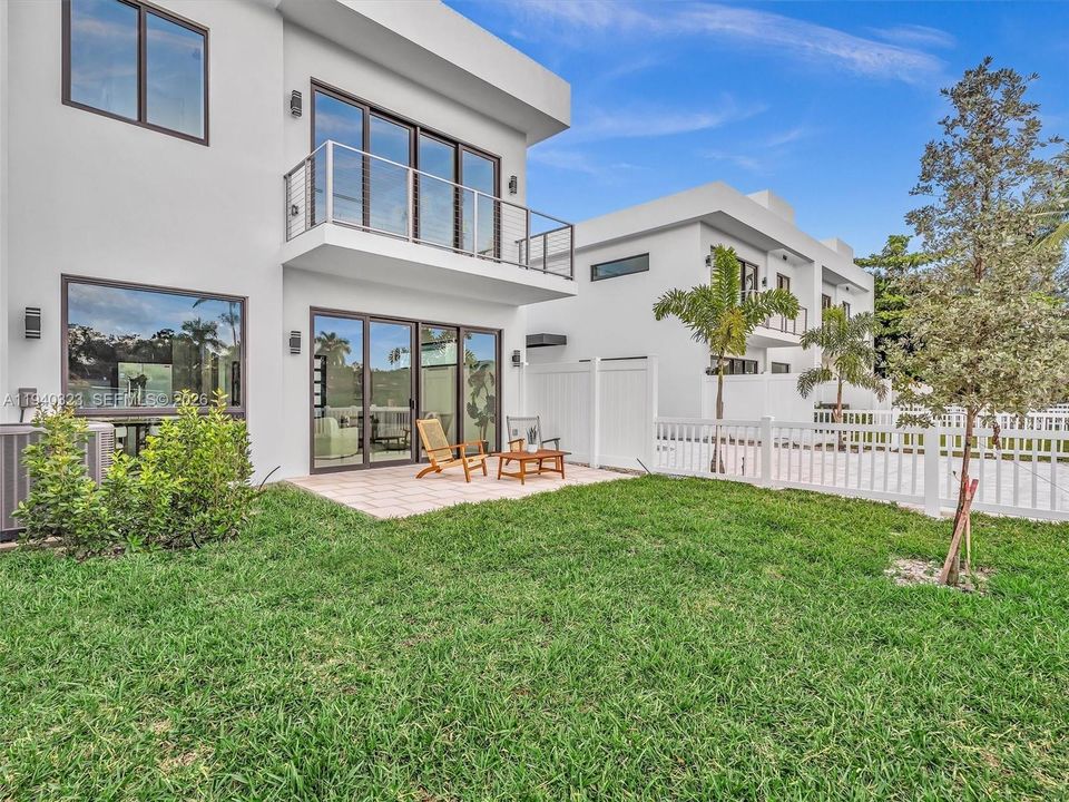 На продажу: $1,500,000 (3 спален, 2 ванн, 2082 Квадратных фут)