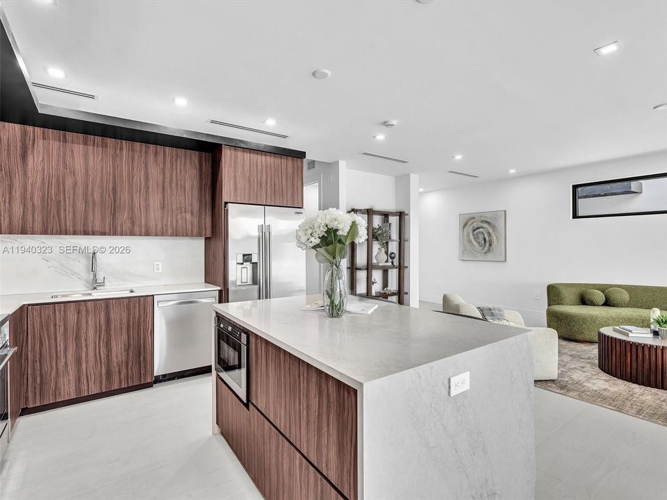 На продажу: $1,500,000 (3 спален, 2 ванн, 2082 Квадратных фут)