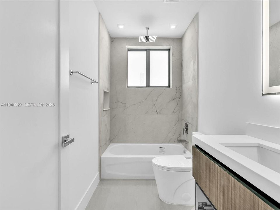 На продажу: $1,500,000 (3 спален, 2 ванн, 2082 Квадратных фут)