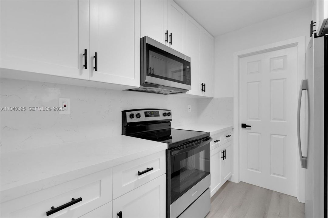 待售: $575,000 (4 贝兹, 2 浴室, 1575 平方英尺)