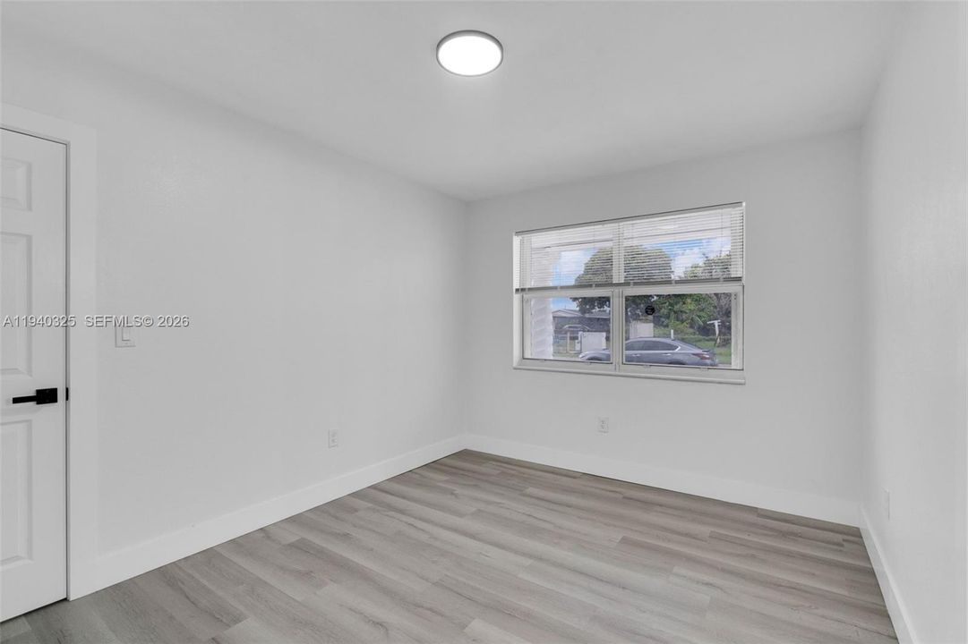 待售: $575,000 (4 贝兹, 2 浴室, 1575 平方英尺)