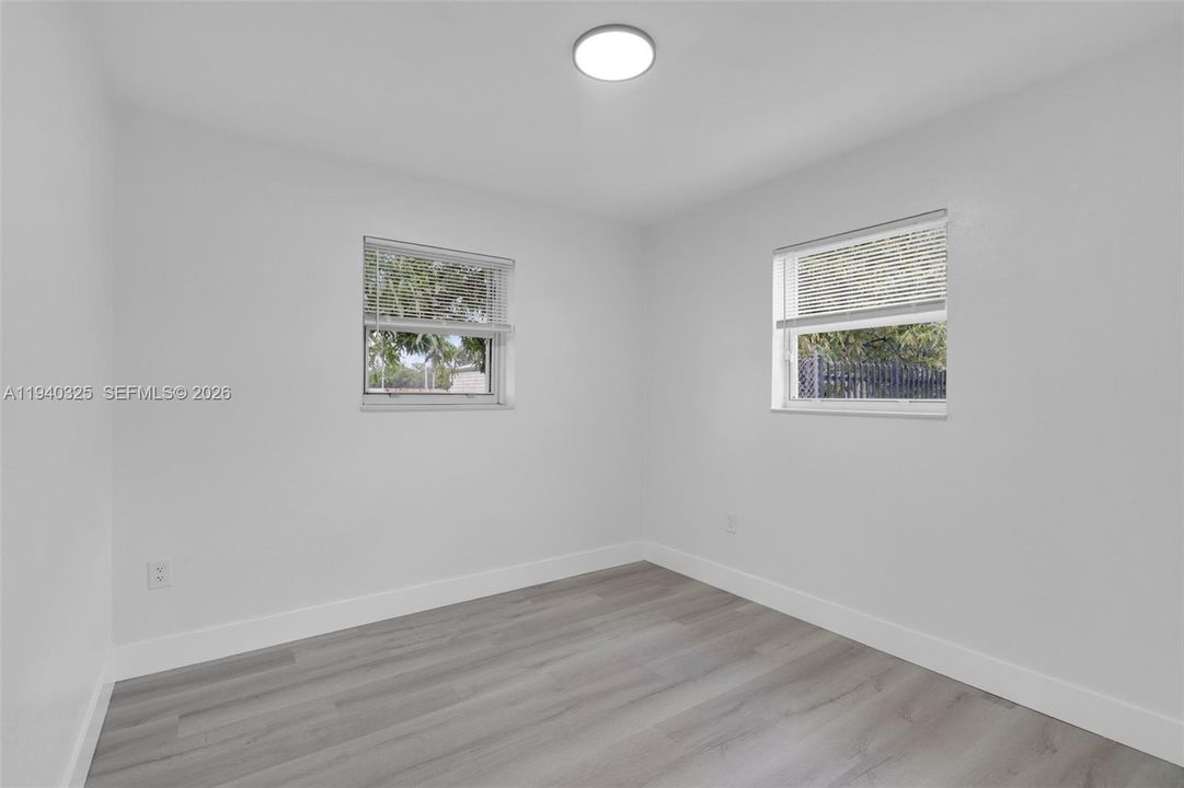 待售: $575,000 (4 贝兹, 2 浴室, 1575 平方英尺)