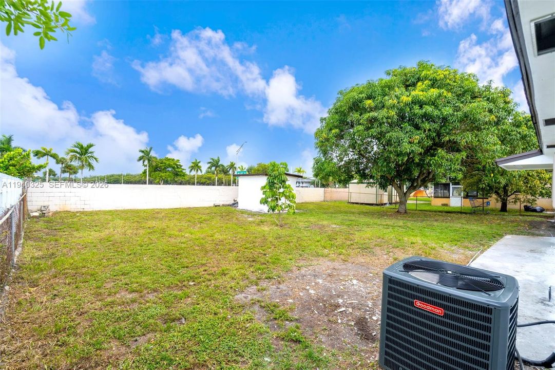 待售: $575,000 (4 贝兹, 2 浴室, 1575 平方英尺)