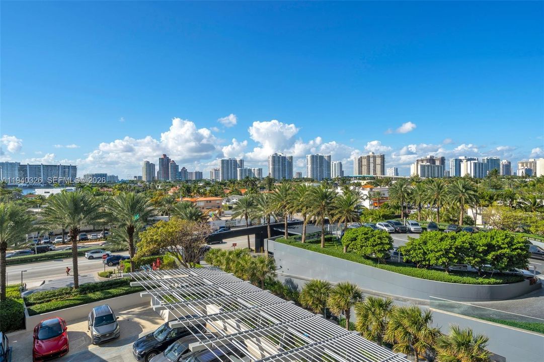 В аренду: $25,000 (3 спален, 4 ванн, 2797 Квадратных фут)