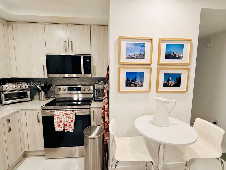 出租: $3,000 (2 贝兹, 2 浴室, 1206 平方英尺)