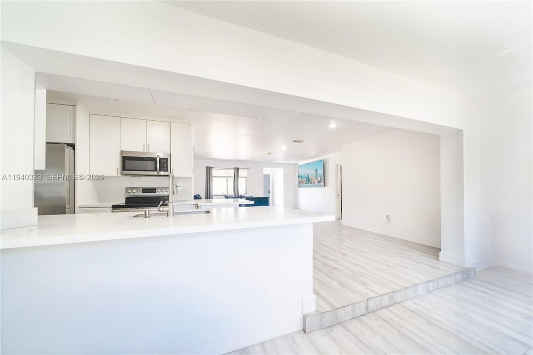 待售: $569,999 (3 贝兹, 2 浴室, 1470 平方英尺)