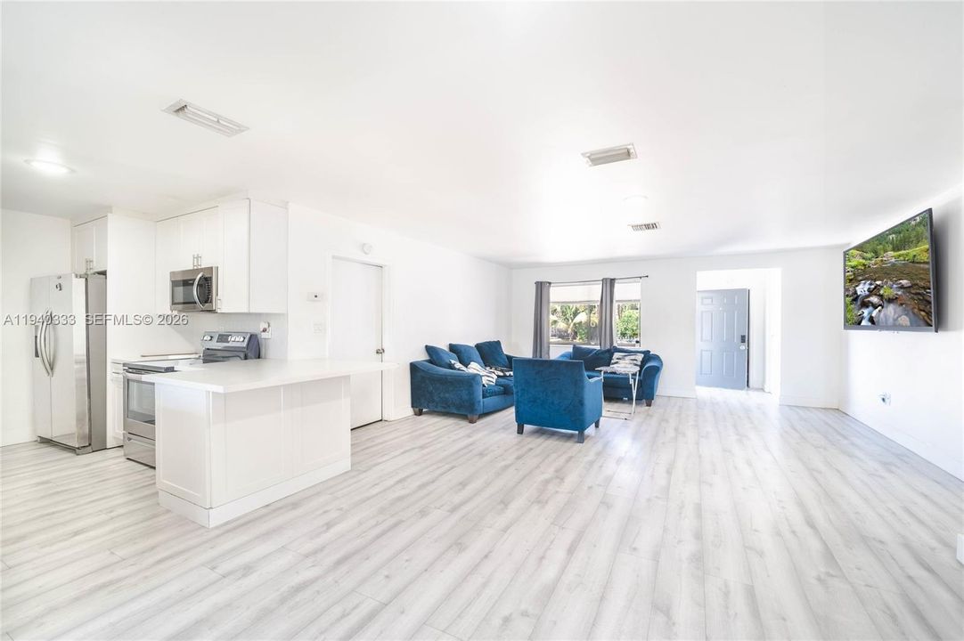 待售: $569,999 (3 贝兹, 2 浴室, 1470 平方英尺)