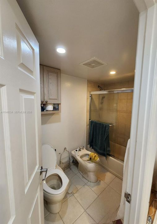 For Rent: $3,500 (2 beds, 2 baths, 1240 Square Feet)