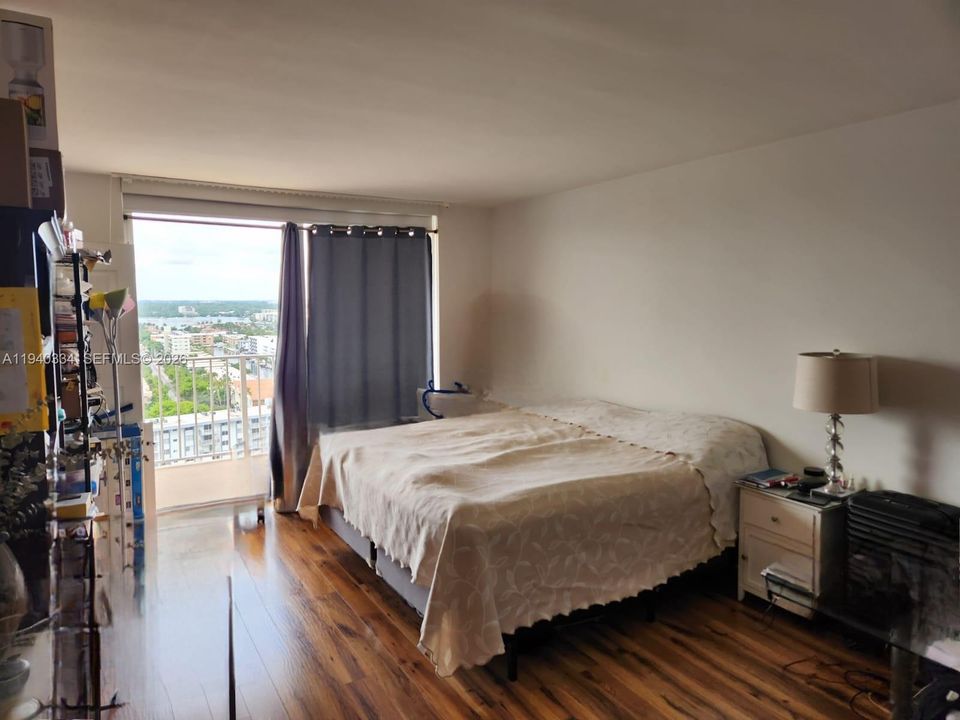 For Rent: $3,500 (2 beds, 2 baths, 1240 Square Feet)