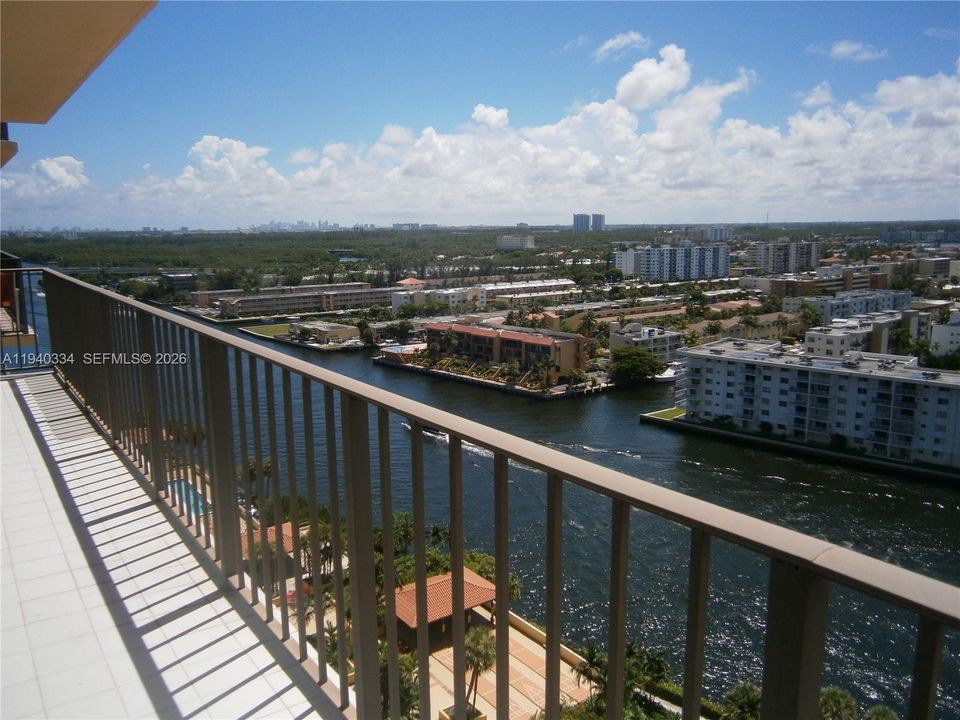 For Rent: $3,500 (2 beds, 2 baths, 1240 Square Feet)