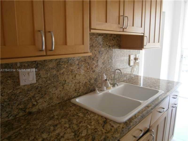 For Rent: $3,500 (2 beds, 2 baths, 1240 Square Feet)