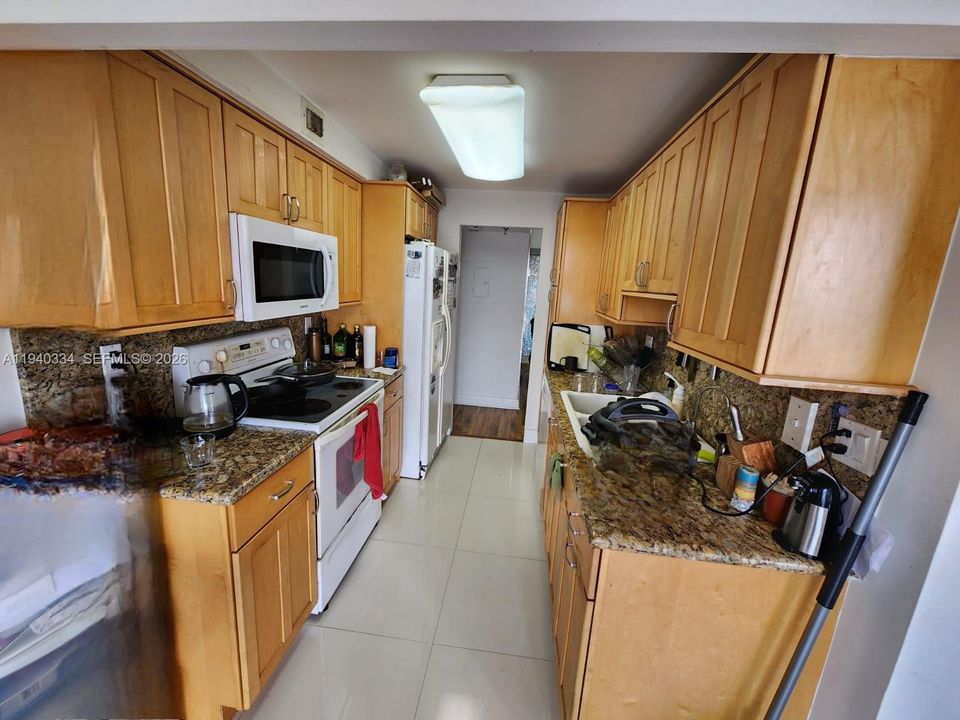 For Rent: $3,500 (2 beds, 2 baths, 1240 Square Feet)