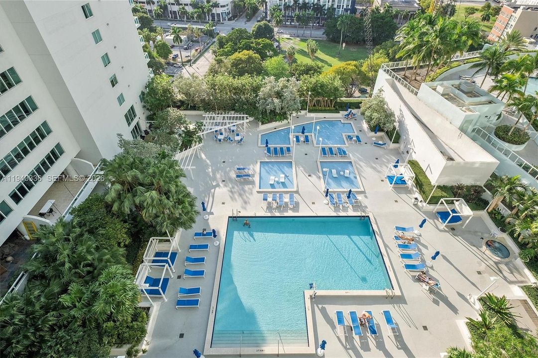 PERFECT DISTANCE FROM THE POOL WITH AN EXCELLENT  VIEW