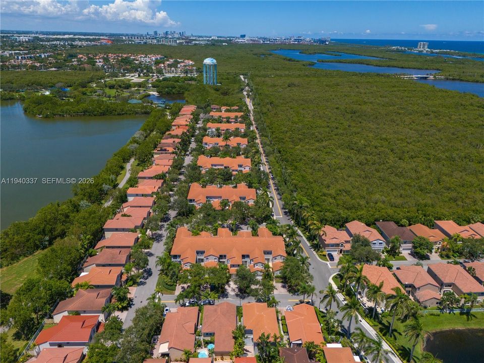 На продажу: $660,000 (3 спален, 2 ванн, 1748 Квадратных фут)