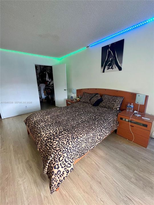 For Rent: $1,950 (1 beds, 1 baths, 770 Square Feet)