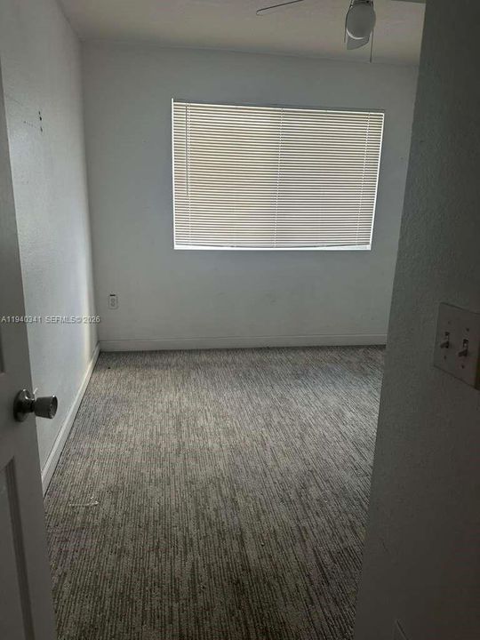 出租: $2,000 (3 贝兹, 2 浴室, 1126 平方英尺)