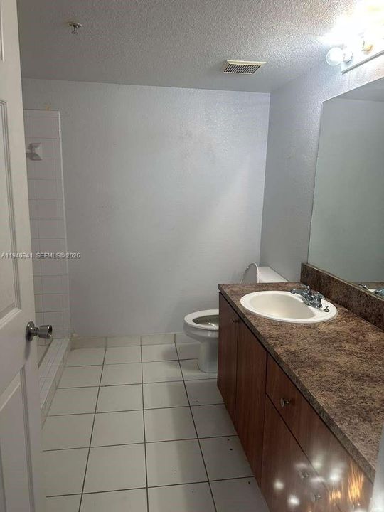 出租: $2,000 (3 贝兹, 2 浴室, 1126 平方英尺)