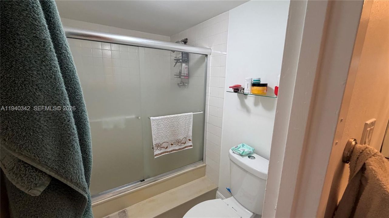 For Rent: $2,500 (2 beds, 2 baths, 1213 Square Feet)