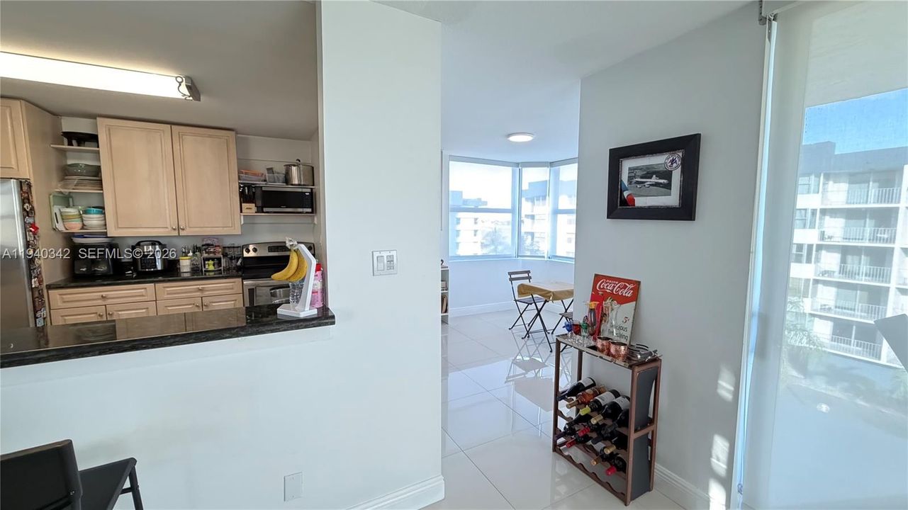 For Rent: $2,500 (2 beds, 2 baths, 1213 Square Feet)