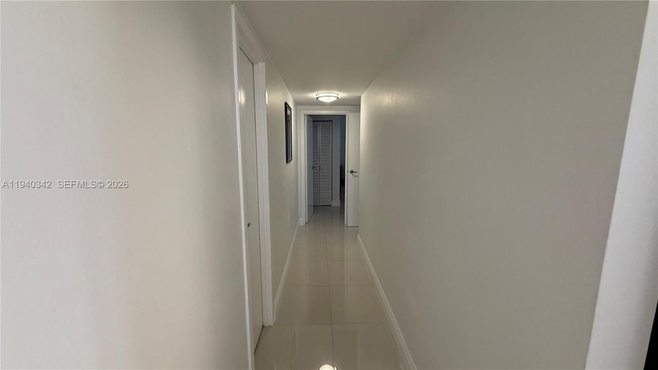 For Rent: $2,500 (2 beds, 2 baths, 1213 Square Feet)