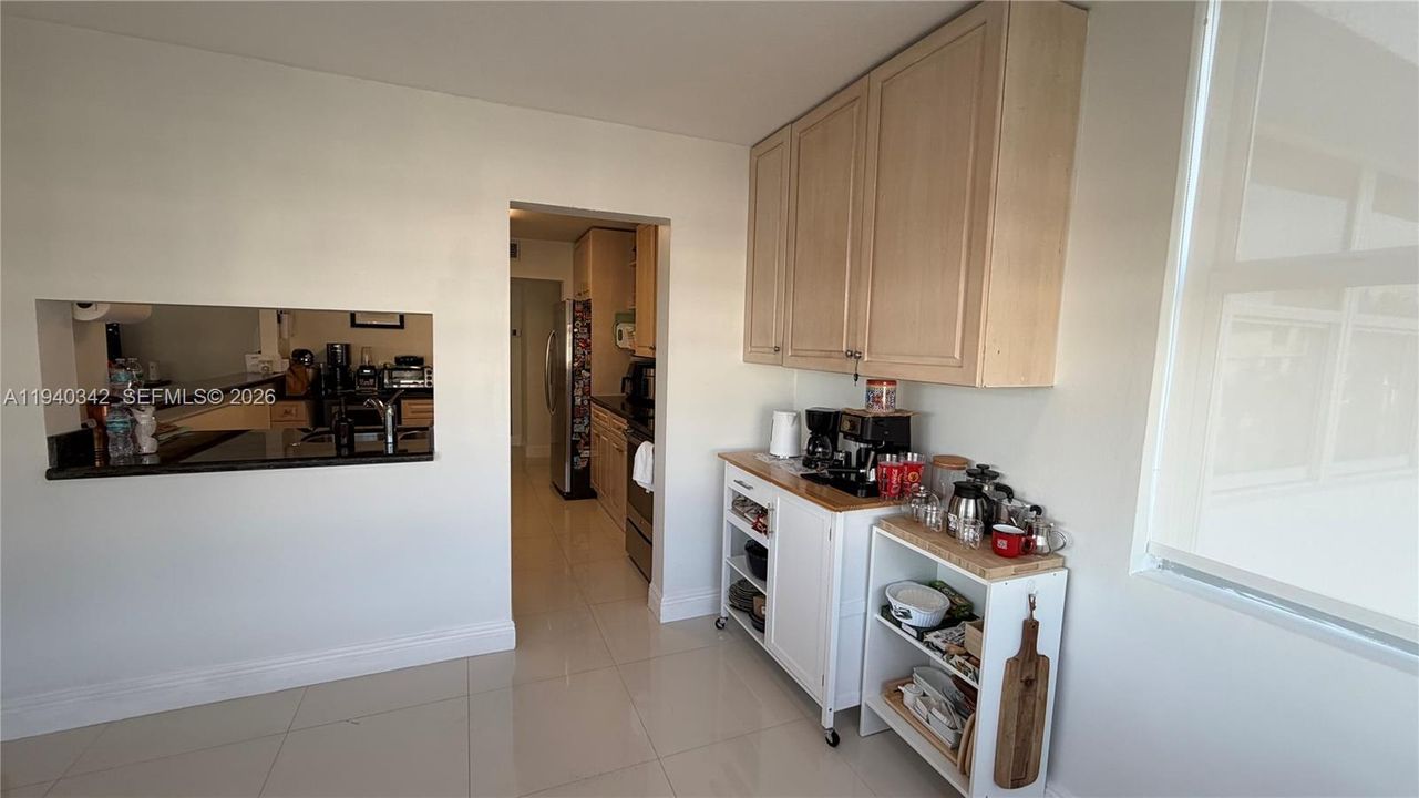 For Rent: $2,500 (2 beds, 2 baths, 1213 Square Feet)