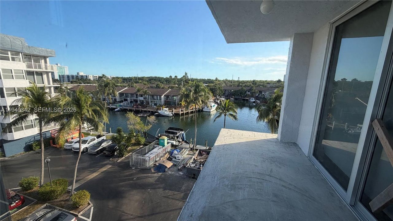 For Rent: $2,500 (2 beds, 2 baths, 1213 Square Feet)