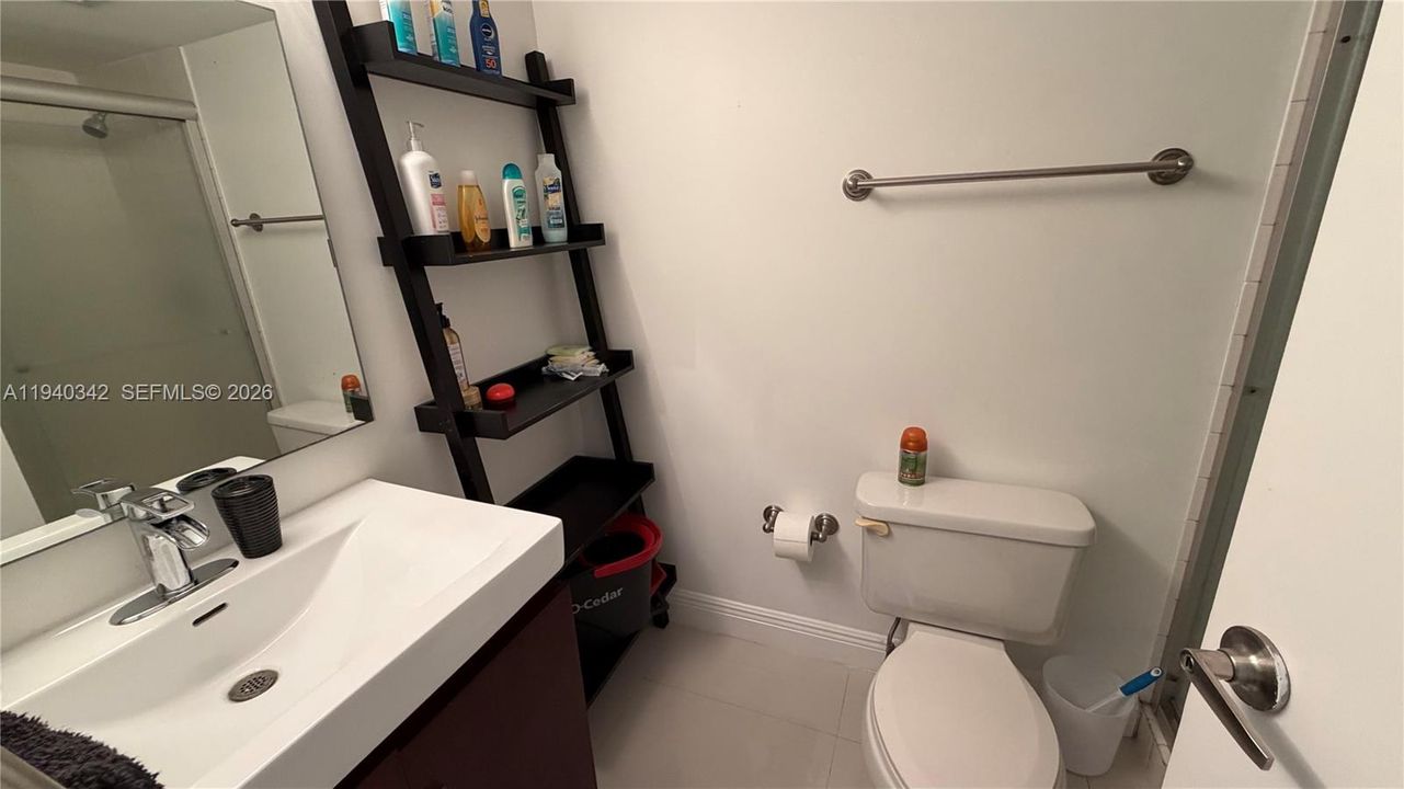 For Rent: $2,500 (2 beds, 2 baths, 1213 Square Feet)