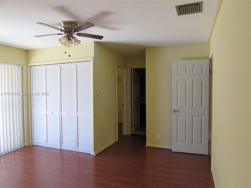 待售: $275,000 (3 贝兹, 2 浴室, 1770 平方英尺)