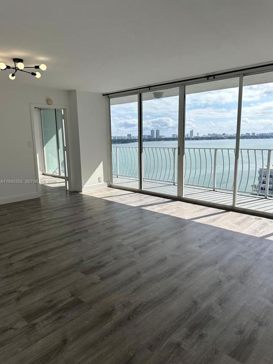 En Renta: $3,085 (2 camas, 2 baños, 1030 Pies cuadrados)