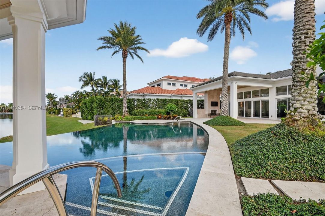 На продажу: $7,500,000 (3 спален, 4 ванн, 4969 Квадратных фут)