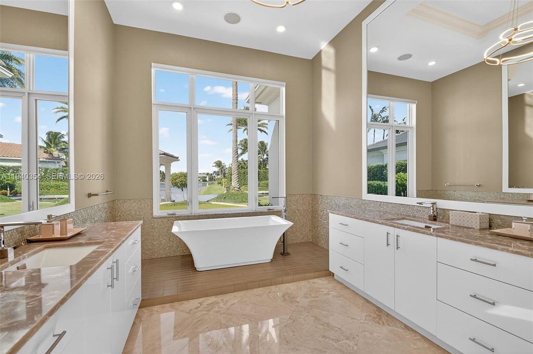 На продажу: $7,500,000 (3 спален, 4 ванн, 4969 Квадратных фут)