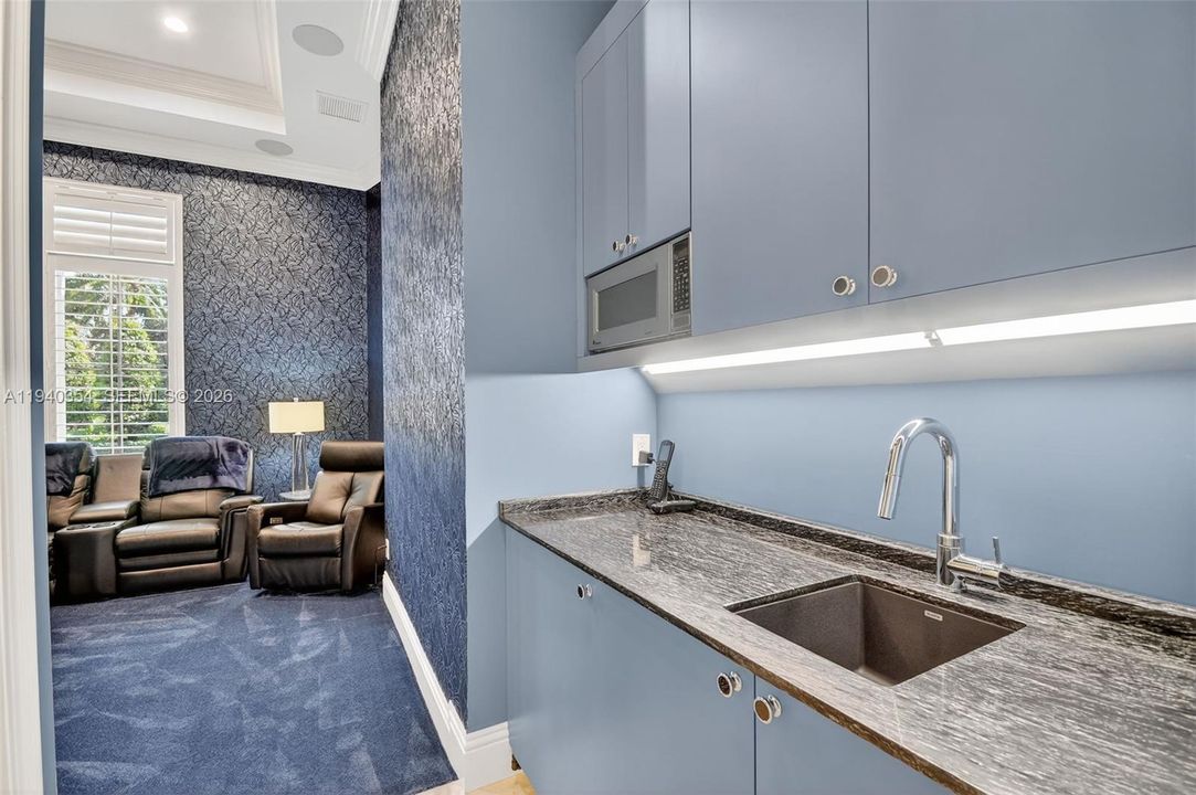 На продажу: $7,500,000 (3 спален, 4 ванн, 4969 Квадратных фут)