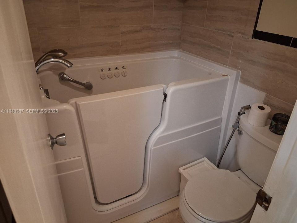 For Sale: $199,900 (2 beds, 2 baths, 0 Square Feet)